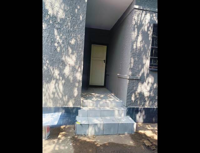 6 BEDROOM HOUSE FOR SALE IN SPRINGS CENTRAL